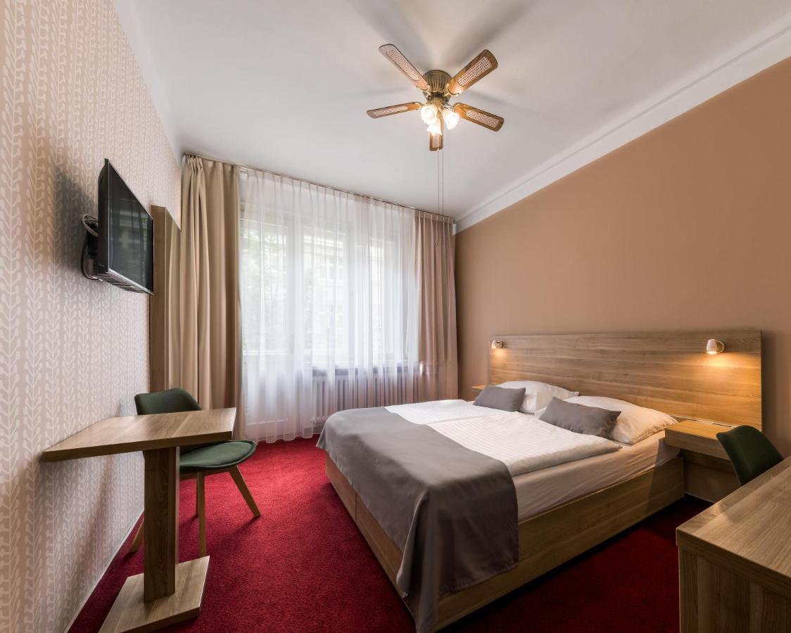 Hotell Meda Of Museum Kampa Prag